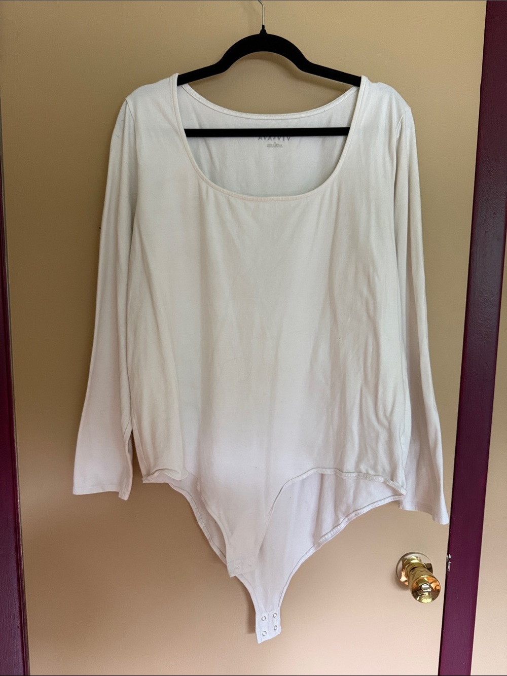Ava & Viv Off-White Scoop Neck Long Sleeve Bodysuit